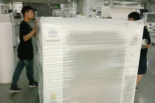 安吉客戶SMT設(shè)備專車送貨，貨到上門安裝調(diào)試