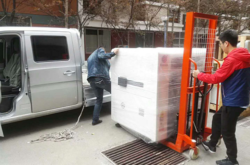 寧波客戶SMT設(shè)備專車送貨，貨到上門安裝調(diào)試