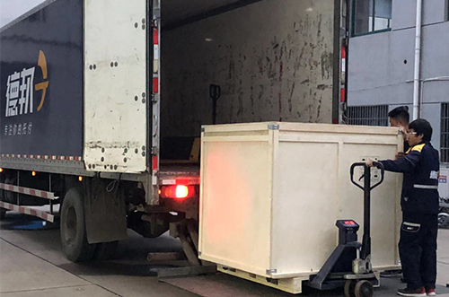 寧德客戶SMT設備專車送貨，貨到上門安裝調試