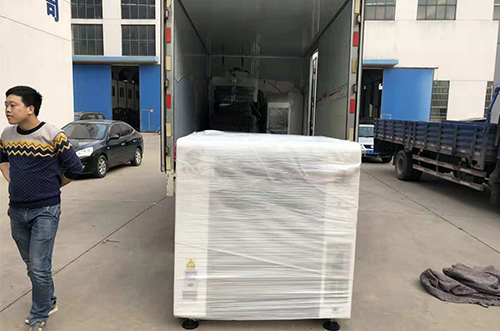 蘇州客戶SMT設(shè)備專車送貨，貨到上門安裝調(diào)試